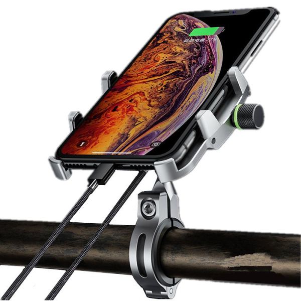 Držák telefonu s objímkou na řídítka s USB zásuvkou "CRAB R10-METAL USB QC" na motorku stříbrný (chopper, cruiser)