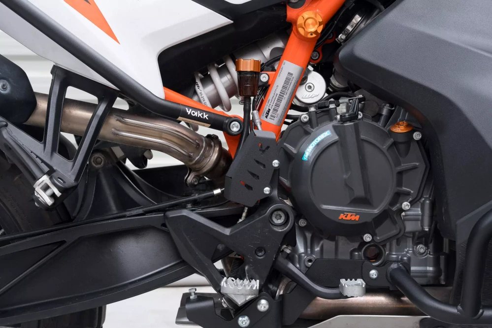 Kryt hlavního brzdového válce zadního kola KTM 790/890 černý Yakk EXP