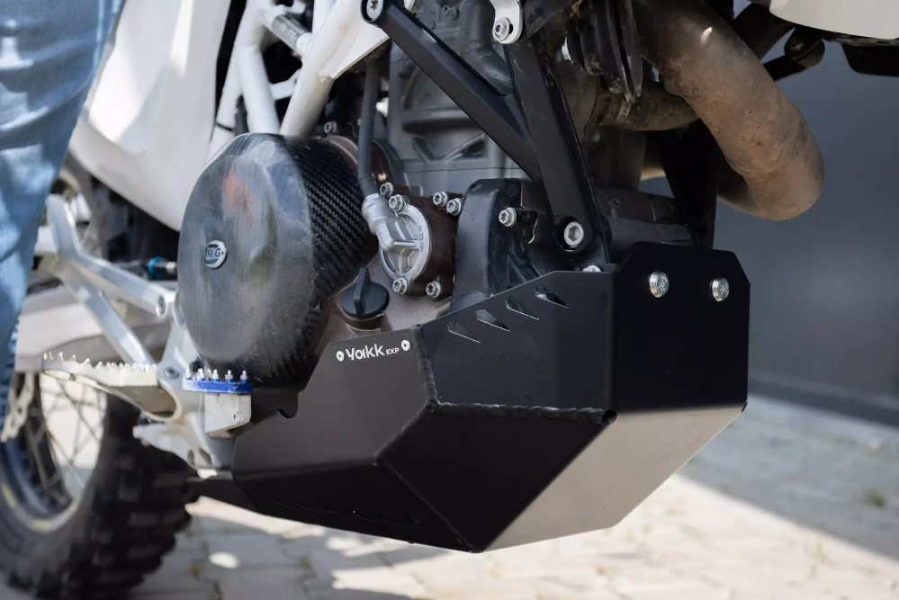 Kryt motoru Husqvarna 701, KTM 690, Gas Gas 700 černý Yakk EXP