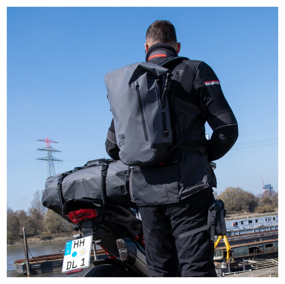 Motoválec s batohovými zády 30L, zadní vak/batoh na motorku