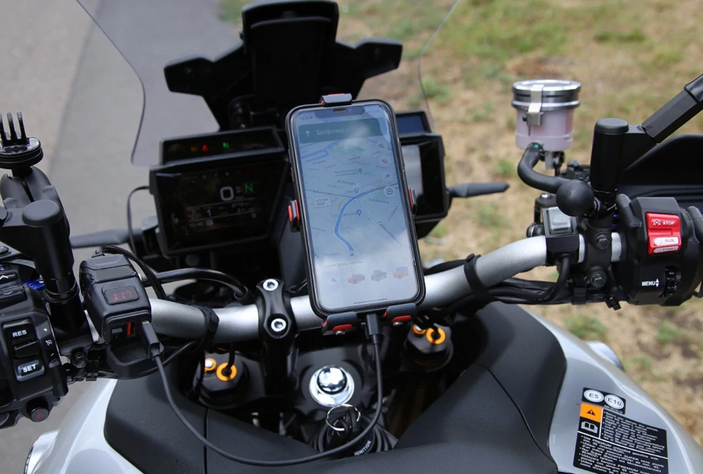 Nabíjecí datový kabel s konektory USB-A a USB-C 29cm černý