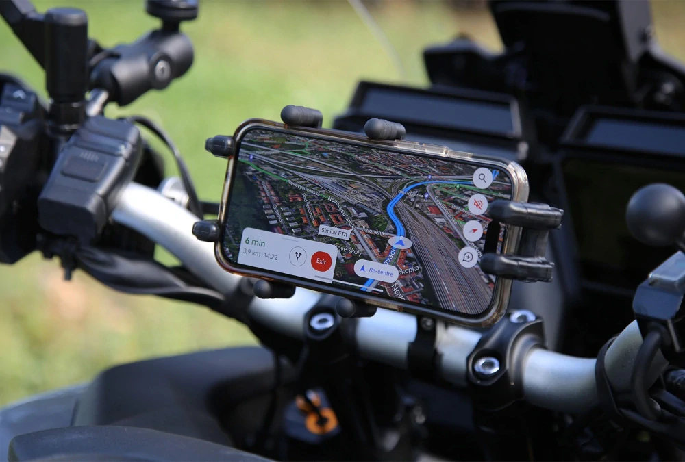 Odolný Držák telefonu na motorku SEFIS Bind s antiotřesovým adaptérem