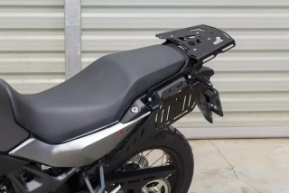 Set nosičů pro měkká zavazadla Honda XL 750 Transalp černý Yakk EXP